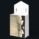 Ballotins Carton d'invitation de mariage floral or métallisé<br><div class="desc">Élevez votre jour spécial avec cette invitation de mariage époustouflante présentant un design floral symétrique captivant. Les pétales métalliques élégants, accentués par de doux éclats de couleur vibrante et des étincelles d'inspiration céleste, créent une atmosphère moderne et intemporelle. Le mélange unique de motifs floraux abstraits et d'éléments de nuit étoilée...</div>