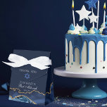 Ballotins Chic Navy Blue Gold Agate Bat mitzvah Fancy Party<br><div class="desc">Elégante agate bleu marine et or décorent cette boîte de préférence Bat mitzvah moderne et fantaisie. Le nom de votre fille est écrit dans une belle écriture formelle sous l'Étoile de David. Parfait pour une famille juive chic et élégante célébrant une fille appelée à la Torah.</div>
