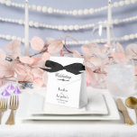 Ballotins Classic Chic Grand Mariage blanc Anniversaire<br><div class="desc">Classique Chic Grand Mariage Blanc Ballotins Anniversaire. Écriture classique élégant personnalisé Mariage Anniversaire Ballotins avec nom de mariée et de chambre et date de mariage pour un nombre d'années' Anniversaire Date peut être entré. Cliquez sur personnaliser ce modèle pour customiser les Ballotins de l'anniversaire du Mariage rapidement et facilement avec...</div>