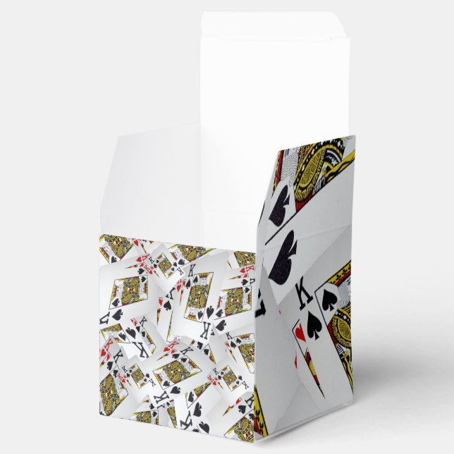 Ballotins "Couche royale : Une pile de cartes de poker des r (Ouvert)