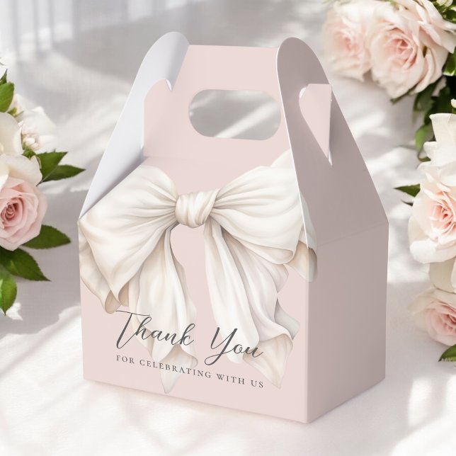 Ballotins Cute fille blanche cabot sur Merci rose (This gable style favor box is available in 3 sizes.)