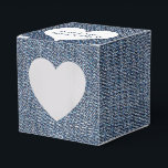 Ballotins Dénim Bleu Avec Ballotin Coeur<br><div class="desc">Coeur blanc avec des noms mariés sur jean bleu arrière - plan denim.</div>