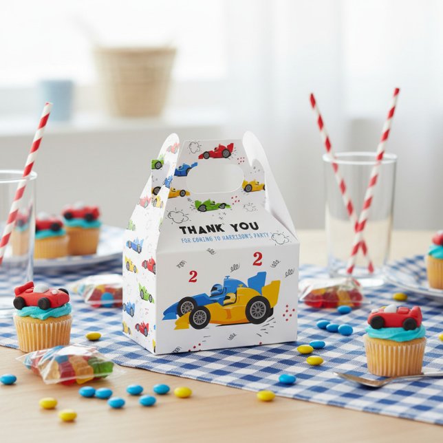 Ballotins Deux enfants pour un deuxième anniversaire Voiture (Créateur téléchargé)