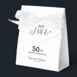 Ballotins Élégant Nous renouvelons encore nos vœux de mariag<br><div class="desc">Célébrez le renouvellement de vos vœux de mariage avec style avec nos élégantes boîtes de faveur de calligraphie. Elles peuvent être personnalisées avec vos informations et personnalisées dans n'importe quelle couleur.</div>