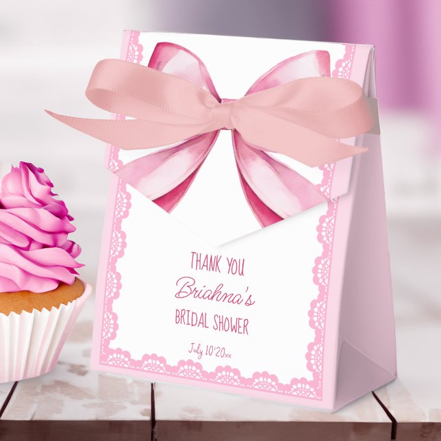Ballotins Elle est en train de nouer la douche de nage à arc (She's tying the knot pink bow bridal shower favor box personalized printed coquette favor boxes)