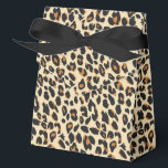 Ballotins Empreinte de léopard<br><div class="desc">Cette boîte de faveur de fête est affichée dans un empreinte de léopard safari moderne. Couleurs beige et marron. Customisez cet objet ou achetez comme indiqué. Image stock</div>