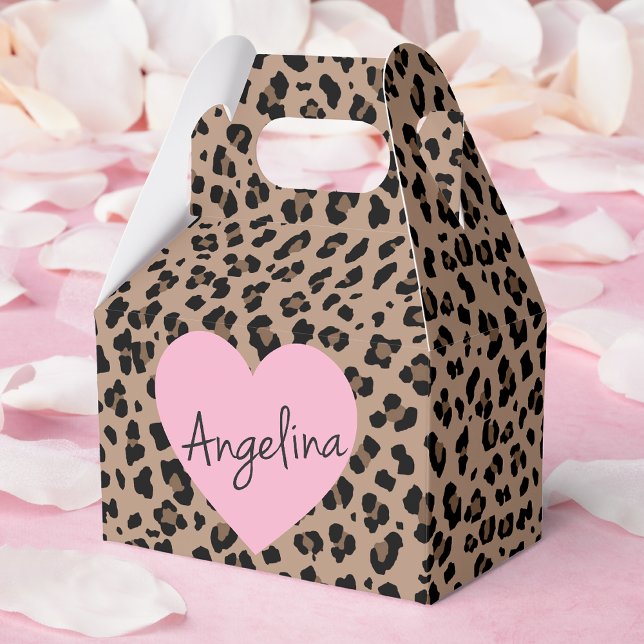 Ballotins Fête Léopard et Rose (Leopard and Pink Party Favor Boxes. Hand write your guests name in the heart or leave it blank!)