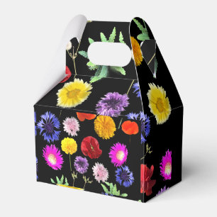 Ballotins fleurs d'été colorées sur arrière - plan noir