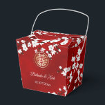 Ballotins Fleurs d'Orient Mariage Chinois<br><div class="desc">Cette boîte chinoise de cadeaux de mariage présente de jolies branches de fleurs orientales blanches, de mignons papillons et un symbole de double bonheur doré sur un fond rouge scintillant. Belle boîte rouge, blanche et dorée avec les noms des mariés sur les côtés avant et arrière. Ainsi, cette boîte est...</div>