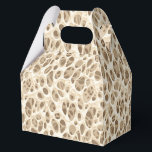 Ballotins Impression léopard<br><div class="desc">Cette boîte de faveur de fête est présentée dans une impression léopard de safari moderne.
Couleurs beige et tons marron.
Personnalisez cet article ou achetez-le tel quel.



Image de stock</div>