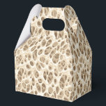 Ballotins Impression léopard<br><div class="desc">Cette boîte de faveur de fête est présentée dans une impression léopard de safari moderne.
Couleurs beige et tons marron.
Personnalisez cet article ou achetez-le tel quel.



Image de stock</div>