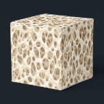 Ballotins Impression léopard<br><div class="desc">Cette boîte de cadeau de fête est présentée dans une impression léopard de safari moderne.
Couleurs beige et tons marron.
Personnalisez cet article ou achetez tel quel.



Image de stock</div>