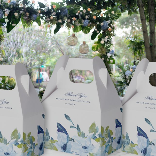 Ballotins Juliette Dusty Blue Floral Mariage Gable Ballotin (These pretty favor boxes feature dusty blue watercolor flowers & an elegant calligraphy script font)