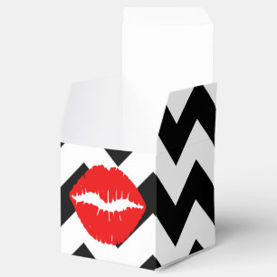 Ballotins Lèvres rouges sur Zigzag noir et blanc