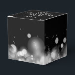 Ballotins Livre blanc et noir personnalisé<br><div class="desc">Merci aux invités avec des faveurs dans ces élégants ballotins carrés de 2 pouces noir et blanc bokeh floue lumières. Parfait pour l'anniversaire,  l'anniversaire,  le mariage,  les fêtes de la nouvelle année ou toute occasion spéciale. CORRESPONDRE des articles dans notre magasin.</div>
