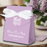 Ballotins M. et Mme Elegant Simple | Lilac Purple<br><div class="desc">Faites de votre réception de mariage une expérience inoubliable avec ces élégantes M. et Mme Elegant Simple | Lilac Ballotins violets personnalisés avec votre nom de famille et votre date de mariage.</div>