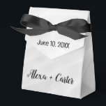 Ballotins Marbre blanc mariage Abstrait<br><div class="desc">Design abstrait en marbre blanc doux avec du texte. Tout le texte peut être modifié.</div>