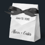 Ballotins Marbre blanc mariage Abstrait<br><div class="desc">Design abstrait en marbre blanc doux avec du texte. Tout le texte peut être modifié.</div>