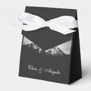 Ballotins Mariage noir et blanc sous les montagnes