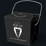 Ballotins Mariage noir Tuxedo Suit Groomsman Proposition<br><div class="desc">Rendre votre Mariage inoubliable - Ajoutez une touche personnelle avec une proposition de toiletteur des boîtes-cadeaux avec un costume de tuxedo et une illustration de cravate arc avec message de proposition de groomsmen dans une police serif classique.</div>