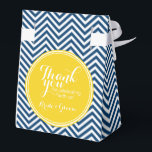 Ballotins Marine Blue Chevrons - Merci Mariage<br><div class="desc">Un design géométrique audacieux dans des couleurs fraîches et tendance. Si vous devez ajuster les monogrammes,  cliquez sur le bouton customiser et apporter des modifications.</div>