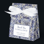 Ballotins Motif de carreaux géométriques bleus et blancs vin<br><div class="desc">Carreaux européens géométriques vintage traditionnels peints à la main. Motif ornemental de perfection. Les tons de couleur comprennent le bleu et le blanc. Le design décoratif parfait,  cadeau idéal pour toute occasion.</div>