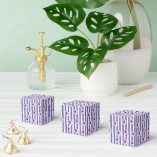 Ballotins motif rayé avec des pâquerettes violettes