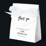 Ballotins Noir & Blanc | Merci de fête du 80e anniversaire<br><div class="desc">Remerciez vos invités avec ce ballotin de fête d'anniversaire personnalisé. Ce design est orné d'une brosse chic qui affiche "Merci" "Your name's 80th Birthday Party. Ce ballotin personnalisé apportera une touche personnelle à vos célébrations spéciales. Les invitations et les fournitures de fête correspondants sont disponibles dans ma boutique BaraBomDesign.</div>