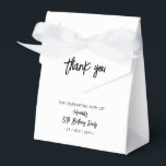 Ballotins Noir & Blanc | Merci de fête du 80e anniversaire<br><div class="desc">Remerciez vos invités avec ce ballotin de fête d'anniversaire personnalisé. Ce design est orné d'une brosse chic qui affiche "Merci" "Your name's 80th Birthday Party. Ce ballotin personnalisé apportera une touche personnelle à vos célébrations spéciales. Les invitations et les fournitures de fête correspondants sont disponibles dans ma boutique BaraBomDesign.</div>