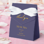 Ballotins Remerciement personnalisé en or Script Mr&Mrs Viol<br><div class="desc">Remerciement en or Mr & Mrs violet foncé
Personnalisez le produit de remerciement de mariage et ajoutez des noms et une date</div>