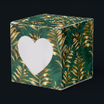 Ballotins Seamless pattern with golden ferns<br><div class="desc">Seamless pattern of gold, jewelry, shiny fern branches and leaves on green, woodland, textured background. Golden fern.</div>