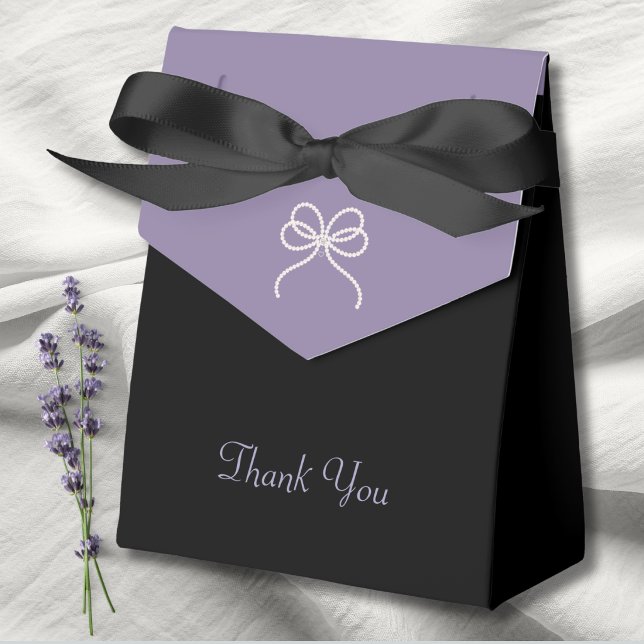 Ballotins Simplement Superbe Ruban Merci Lavande et Noir (The perfect finish: Elegant pearl bow favor boxes for a simply stunning celebration.)
