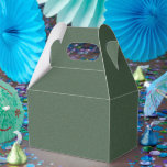 Ballotins Soirée de luxe élégante Motif verte Gable<br><div class="desc">Ajoutez une touche d'élégance moderne à votre célébration avec ces élégantes soirées de luxe motif vert pour régaler les ballotins. Parfait pour les mariages, les anniversaires et les rassemblements spéciaux, chaque boîte présente une finition texturée raffinée qui améliore la présentation. Durables, faciles à assembler et réutilisables pour de multiples occasions,...</div>