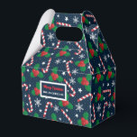 Ballotins Sucre de canne personnalisé et boîtes cadeaux Holl<br><div class="desc">Faites votre cadeau de vacances extra spécial avec ce sucre de canne personnalisé et boîte cadeau de Noël de la baie sainte. Cette boîte à cadeaux robuste est parfaite pour emballer de petits cadeaux, gâteries ou faveurs festives, avec un design festif de sucres de canne, de feuilles saints, de baies...</div>