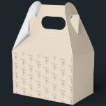 Ballotins Tendance Chic Martini au café Demoiselles d'honneu<br><div class="desc">Cette boîte de proposition de demoiselle d'honneur sur le thème du martini espresso apporte l'heure de l'apéritif à votre cortège de mariée ! Avec un motif répétitif de martini dessiné à la main sur un fond beige crémeux, c'est parfait pour être rempli de mini-kits anti-gueule de bois, de friandises ou...</div>