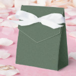 Ballotins Tente de Luxe à Motif Vert pour Traiter les Invité<br><div class="desc">Améliorez votre événement avec ces boîtes de luxe à motif vert pour traiter les invités de fête. Conçues avec une finition texturée raffinée, elles sont idéales pour les mariages, les anniversaires et les rassemblements spéciaux. Ces boîtes durables et faciles à assembler offrent une façon sophistiquée de présenter des friandises ou...</div>