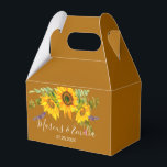 Ballotins Tournesols d'automne Mariage personnalisé<br><div class="desc">Joli coffret cadeau de mariage d'automne / automne avec bouquet de tournesols aquarelle sur fond brun doré avec des blocs de texte personnalisables blancs dans des polices modernes</div>