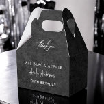 Ballotins Toute Black Affair Anniversaire Fête Moderne Éléga<br><div class="desc">Célébrez dans un style sophistiqué avec nos Ballotins de fête d'anniversaire All Black Affair. Parfaites pour des événements modernes et élégants, ces boîtes sont conçues pour compléter n'importe quelle célébration d'anniversaire chic. Réalisées en noir épuré avec des accents personnalisés, elles sont idéales pour se remplir de douceurs, de mini-pâtisseries ou...</div>