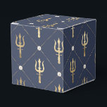 Ballotins Trident doré vintage bleu marine et or<br><div class="desc">Boîtes de faveur avec un trident vintage doré orné d'un motif de treillis en perle bleu et or.</div>