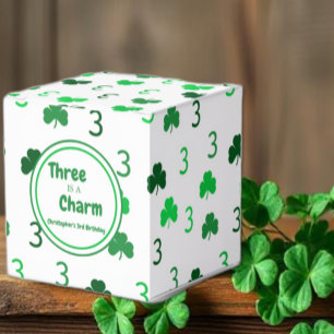 Ballotins Trois est un charme St Patrick's Day 3e anniversai