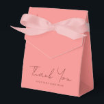 Ballotins Typographie de couleur unie Rose pêche Merci<br><div class="desc">Texte de remerciement personnalisé Modèle élégant moderne Rose pêche Typographie de couleur unie Écriture artisanale & Fournitures de fête / Emballage cadeau / Boîtes à cadeaux / Boîte à cadeaux Tent.</div>