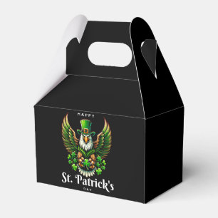 Ballotins un aigle avec un chapeau de lutin vert