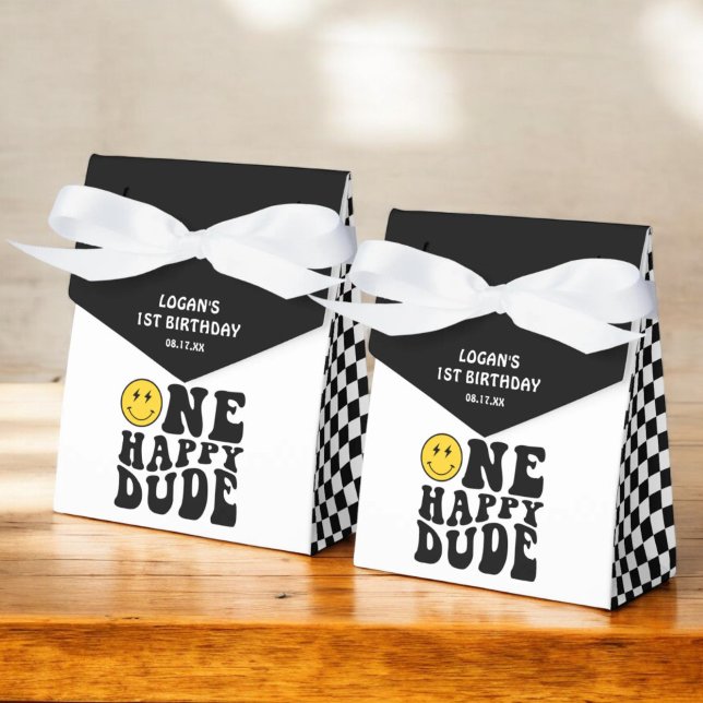 Ballotins Un homme heureux sourire visage garçon premier ann (Créateur téléchargé)