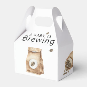 Ballotins Une tasse de café bébé est en train de se préparer