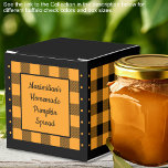 Ballotins Vérifié de Buffalo - Orange et Noir - Classique<br><div class="desc">Boîte de faveur classique à carreaux orange et noir buffalo. Le texte sur les deux côtés de la boîte est personnalisable. Si vous utilisez le bouton / outil 'modifier le design', vous pouvez également ajouter vos propres images / photos. D'autres coloris sont disponibles. Voir la collection de toutes les tailles...</div>