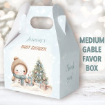 Ballotins Vintage Snowman Christmas Boy Baby shower Moyen<br><div class="desc">Joli Noël Boy Baby shower moyen ballotins à gable avec un joli bonhomme de neige,  sapin de Noël avec des cadeaux et de la neige en bleu,  avec des vibrations vintages. Vous pouvez choisir parmi 3 tailles de ces ballotins gables - Kate Eden Art</div>