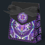 Ballotins W3 Violet<br><div class="desc">Art mandala : géométrie,  symétrie et inspiration futuriste pour ce design violet et plutôt masculin (pour ceux qui sont au courant : en tant que fan de longue date d'un célèbre groupe K-Pop,  j'adore utiliser le violet et ajouter des touches d'arc-en-ciel avec des formes géométriques spécifiques 💜).</div>