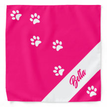 Empreinte de patte rose avec le nom du chien