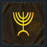 Bandana Flamme de Menorah<br><div class="desc">Un rendu numérique du menorah sept-embranché juif (hébreu : מְנוֹרָה). Le menorah sept-embranché, utilisé dans le sanctuaire portatif installé par Moïse dans la région sauvage et plus tard dans le temple à Jérusalem, a été un symbole de judaïsme depuis des époques antiques et est l'emblème sur le manteau des bras...</div>
