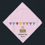 Bandana Gâteau Avec Bannière Colorée Sur Fille Anniversair<br><div class="desc">L'illustration originale de Destei d'un gâteau d'anniversaire brun avec quatre bougies et une bannière colorée au-dessus du gâteau. La couleur arrière - plan est rose clair. Une zone de texte personnalisable dit : "Fille d'anniversaire" tandis que sur une autre il y a de l'espace pour un nom.</div>